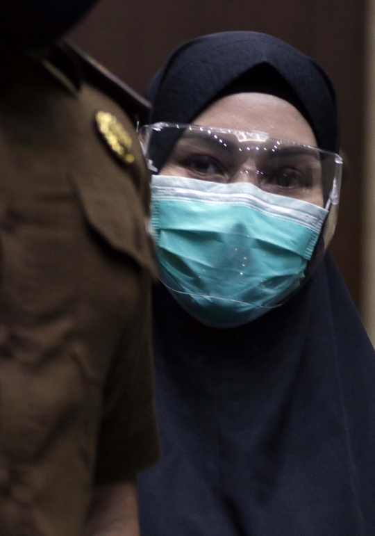 Ekspresi Jaksa Pinangki Sirna Malasari Saat Divonis 10 Tahun Penjara
