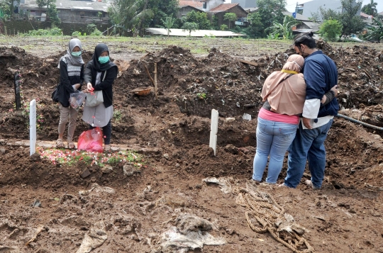 TPU Srengseng Sawah 2 Terus Terima Korban Covid-19