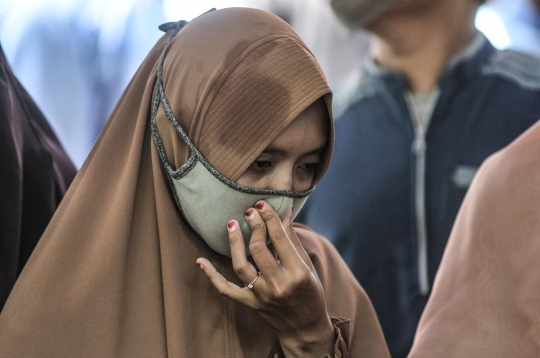 Isak Tangis Keluarga Iringi Pemakaman Ustaz Maaher