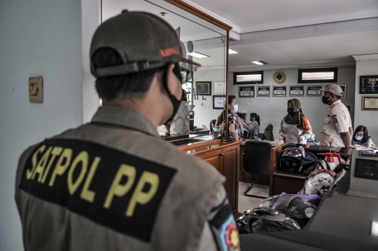 Satpol PP Tanjung Priok Sidak Protokol Kesehatan di Kawasan Industri