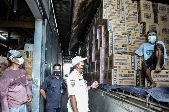 Satpol PP Tanjung Priok Sidak Protokol Kesehatan di Kawasan Industri