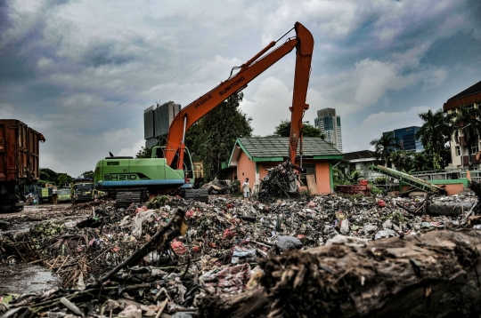 Sampah Sungai di Jakarta Meningkat Selama Musim Hujan