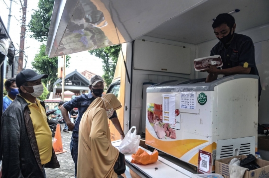Pemprov DKI Gelar Pasar Daging Murah Keliling Kelurahan