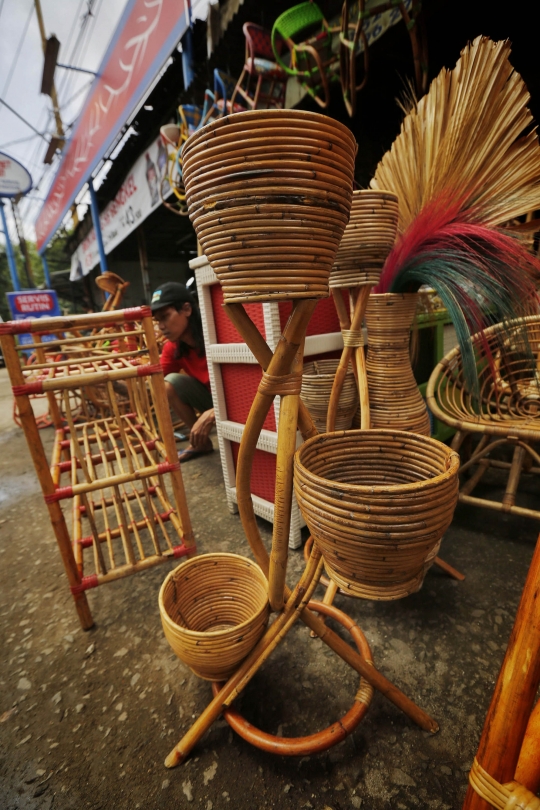 Industri Kerajinan Rotan Dihantam Pandemi