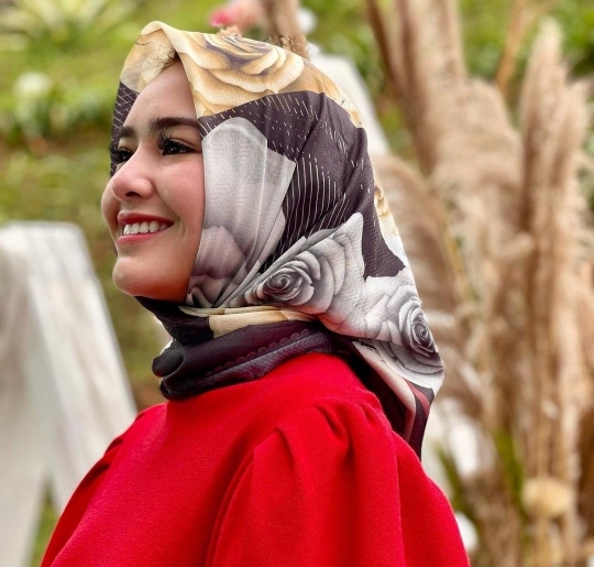 Potret Amanda Manopo Pakai Hijab Jadi Sorotan, Cantiknya Bikin Hati Adem