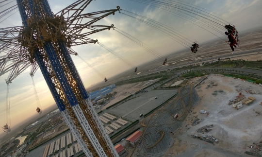 Menjajal Wahana Ontang-anting Tertinggi Dunia di Dubai