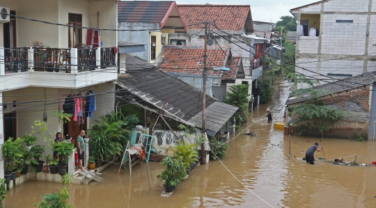 Banjir Akibat Luapan Kali Sunter Rendam Cipinang Melayu