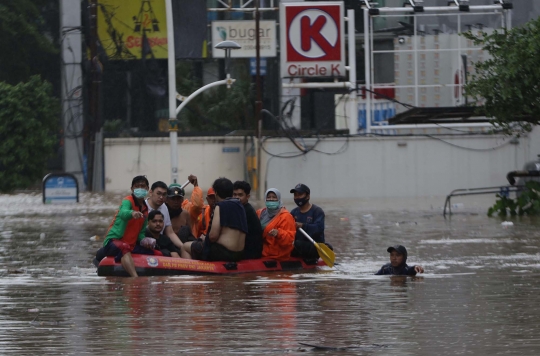 Jalan Kemang Raya Terendam Banjir