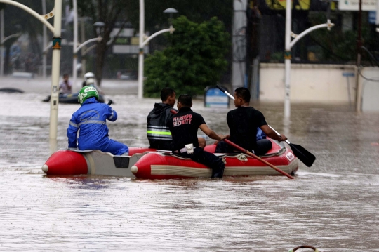 Jalan Kemang Raya Terendam Banjir