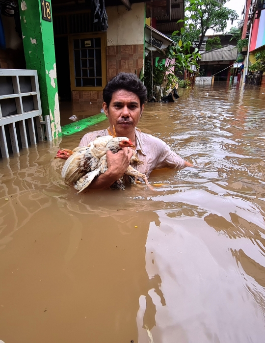 Banjir Dua Meter Rendam Permukiman di Pondok Labu