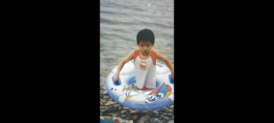 7 Potret Masa Kecil Jungkook BTS, Bermata Bulat & Pipi Chubby yang Super Cute