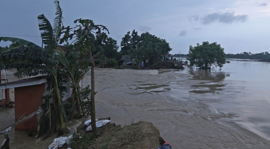 Kondisi Tanggul Citarum yang Jebol dan Sebabkan Banjir Bandang di Bekasi