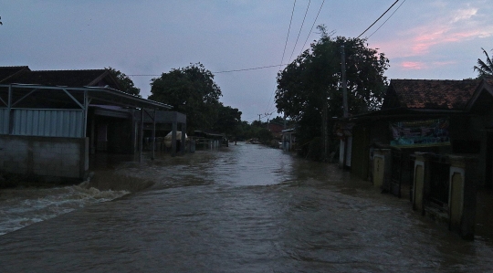Kondisi Tanggul Citarum yang Jebol dan Sebabkan Banjir Bandang di Bekasi