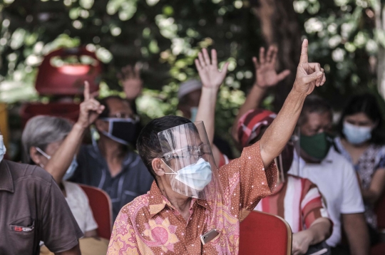 Antusiasme Warga Lansia Ikuti Vaksinasi Covid-19