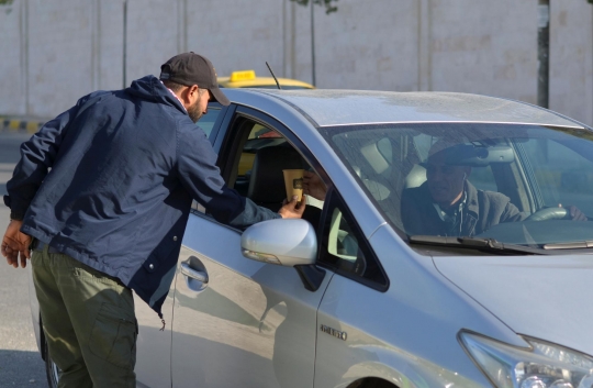 Pria Yordania Modifikasi Mobil VW Jadi Kedai Kopi Keliling