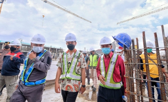 Hari Pertama Dilantik, Gibran Langsung Tinjau Persiapan Vaksinasi hingga Proyek PLTSa