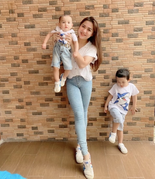 Hot Mom Vicky Shu Bikin Pangling, Makin Langsing Usai Turun 18 kilogram