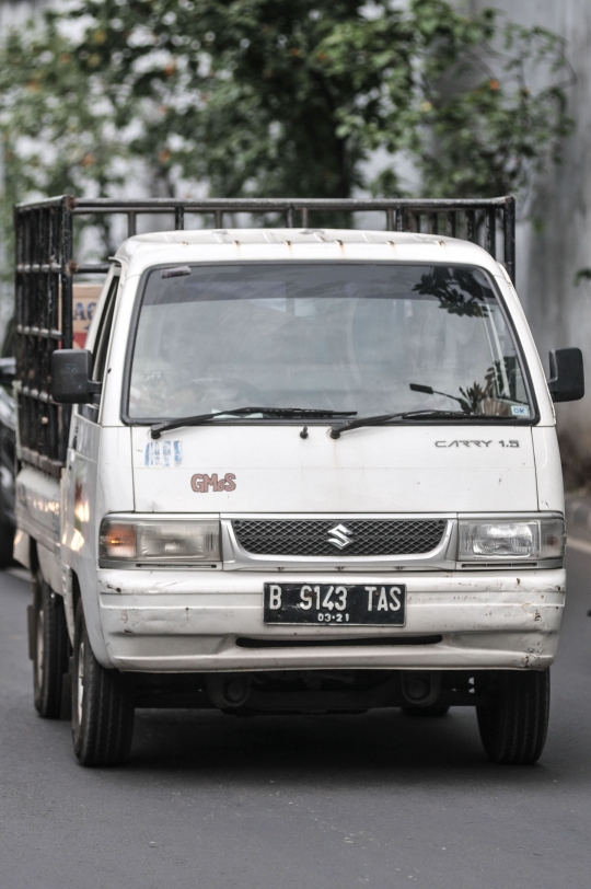 2025, Mobil Berusia 10 Tahun ke Atas Dilarang Mengaspal di Jakarta