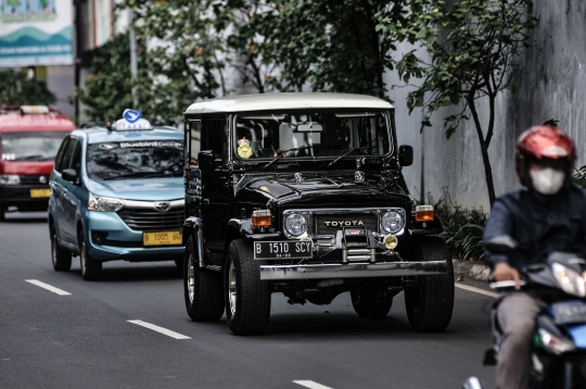 2025, Mobil Berusia 10 Tahun ke Atas Dilarang Mengaspal di Jakarta