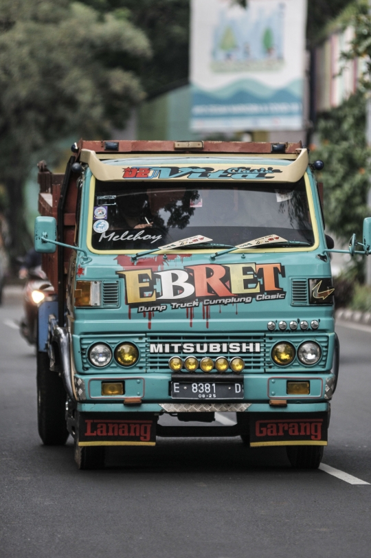 2025, Mobil Berusia 10 Tahun ke Atas Dilarang Mengaspal di Jakarta