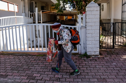 Semangat Nenek 75 Tahun Perangi Penyakit Parkinson Lewat Tinju