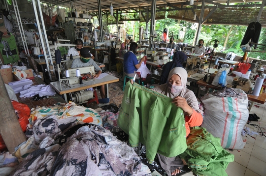 Melihat UMKM Konveksi Desa Curug yang Mampu Bertahan di Masa Pandemi