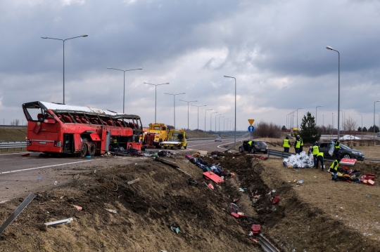 Ngerinya Kecelakaan Bus Ukraina, 5 Tewas dan Puluhan Terluka