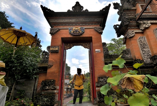 Kesibukan Umat Hindu Dharma Jelang Perayaan Nyepi