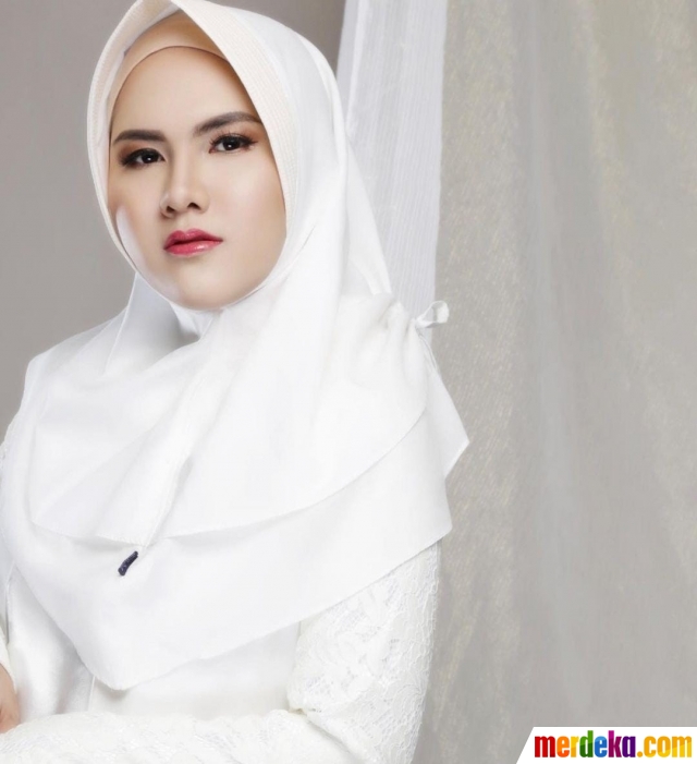 Foto 5 Potret Terbaru Evelyn Nada Anjani Mantan Istri Aming Kini Berhijab Merdeka Com