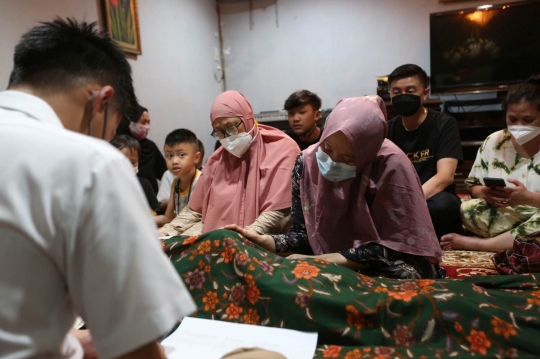 Suasana Persemayaman Jenazah Anton Medan di Cibinong