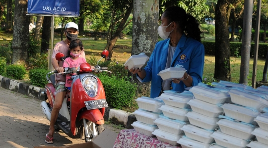 Berbagi Makanan Gratis di Masa Pandemi