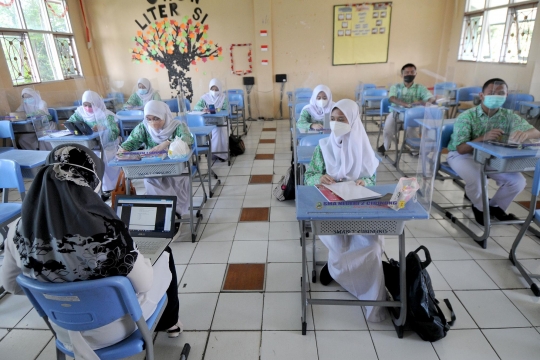 Uji Coba Belajar Tatap Muka dengan Menerapkan Protokol Kesehatan di Cibinong