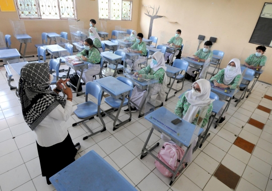 Uji Coba Belajar Tatap Muka dengan Menerapkan Protokol Kesehatan di Cibinong