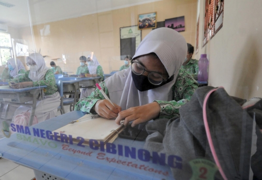 Uji Coba Belajar Tatap Muka dengan Menerapkan Protokol Kesehatan di Cibinong