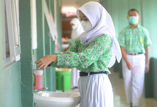 Uji Coba Belajar Tatap Muka dengan Menerapkan Protokol Kesehatan di Cibinong