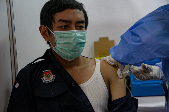 Vaksinasi Covid-19 untuk Anggota KPU