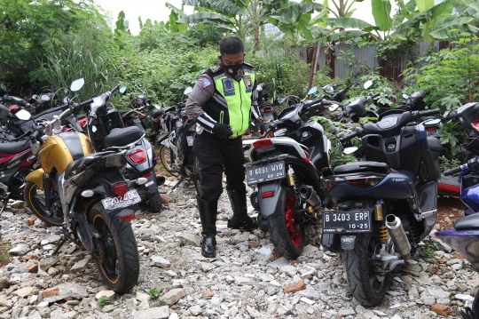 Puluhan Pemotor Berknalpot Bising Terjaring Razia di Depok