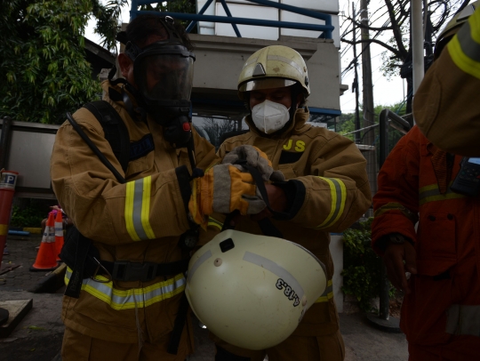 Gedung Graha Mustika Ratu Terbakar