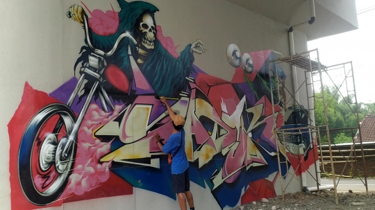 Karya Mural di Tembok Flyover Malang