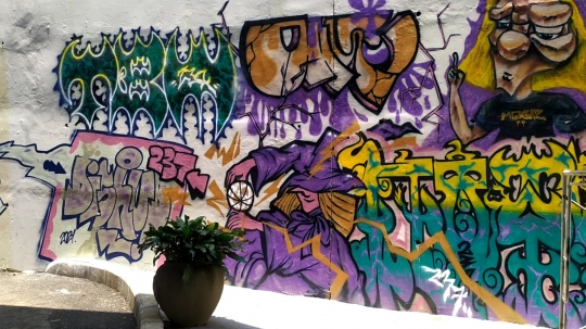 Karya Mural di Tembok Flyover Malang