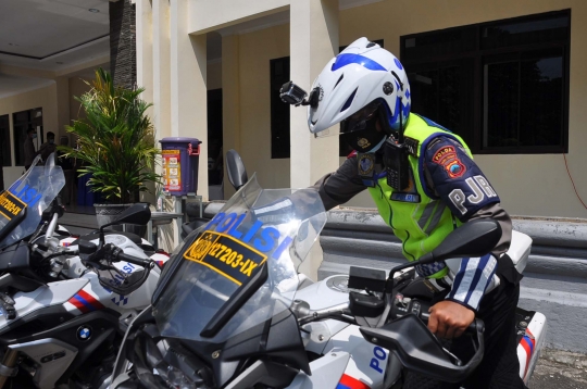 Polantas di Jateng Kini Pakai Helm yang Dilengkapi Kamera e-Tilang