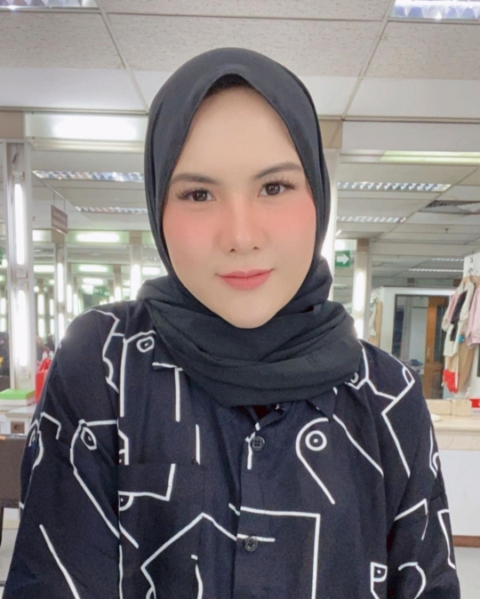 Penampilan Terbaru Evelyn Nada Anjani Kini Mantap Kenakan Hijab, Bikin Pangling