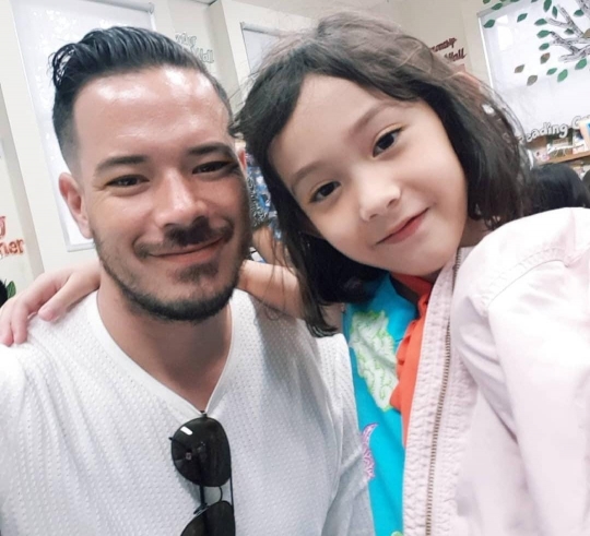 Potret Mikhaela Lee Putri Cantik Nafa Urbach dan Zack Lee yang Berparas Bule