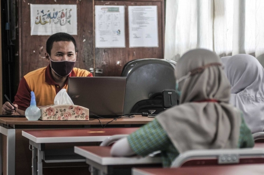 Antusiasme Siswa SD di Bekasi Kembali Sekolah Tatap Muka