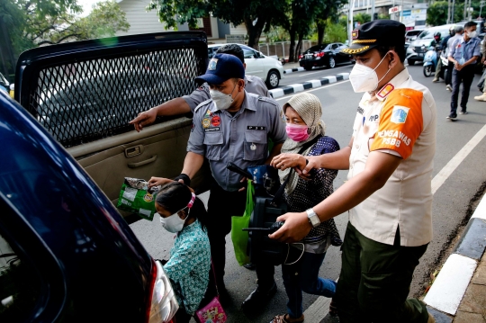 Satpol PP Jakarta Selatan Jaring PMKS Hingga Ondel-Ondel