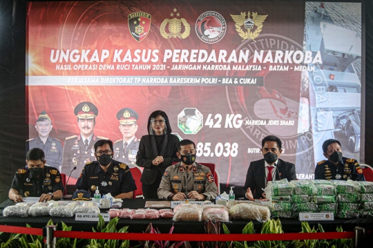 Rilis Barang Bukti Penyelundupan Narkotika Jaringan Malaysia ke Indonesia