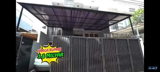 8 Potret Rumah Onci Ungu, Ruang Tamunya Mungil Tak Ada Sofa tapi Berisi Alat Olahraga