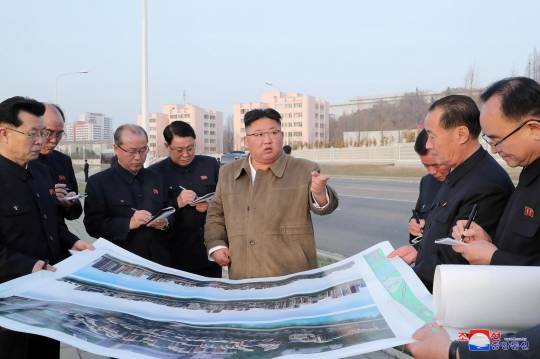 Gaya Kim Jong-un Tinjau Proyek Apartemen