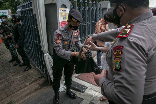 Ratusan Personel TNI-Polri Jaga Gereja Katedral Jakarta