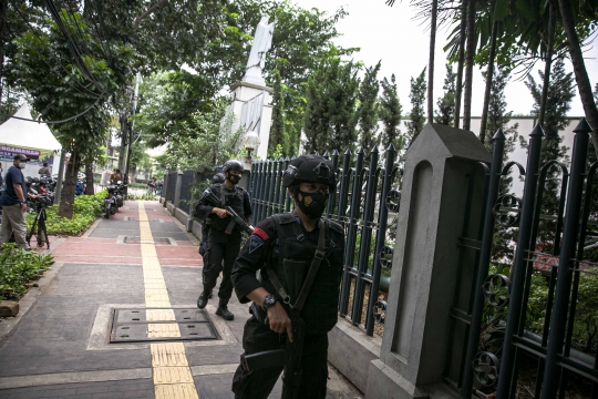 Ratusan Personel TNI-Polri Jaga Gereja Katedral Jakarta